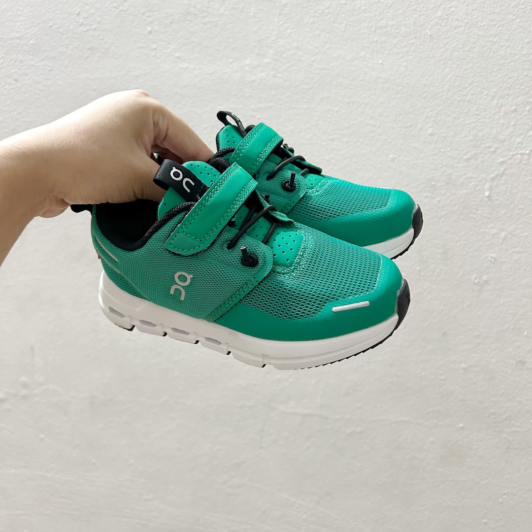 🔗On昂跑魔术贴松紧带儿童运动鞋 尺码:26-37.5码 💥小众童鞋运动鞋来咯~💥 on昂跑缓震魔术贴儿童运动鞋 鞋头增加额外的橡胶垫片🔫加强耐久性 🧿加宽外底搭载多沟槽,更稳固 优化改良的CloudTec专利鞋底科技🪄专为幼童打造🪄超级无敌旋转跳跃好穿-选品中心