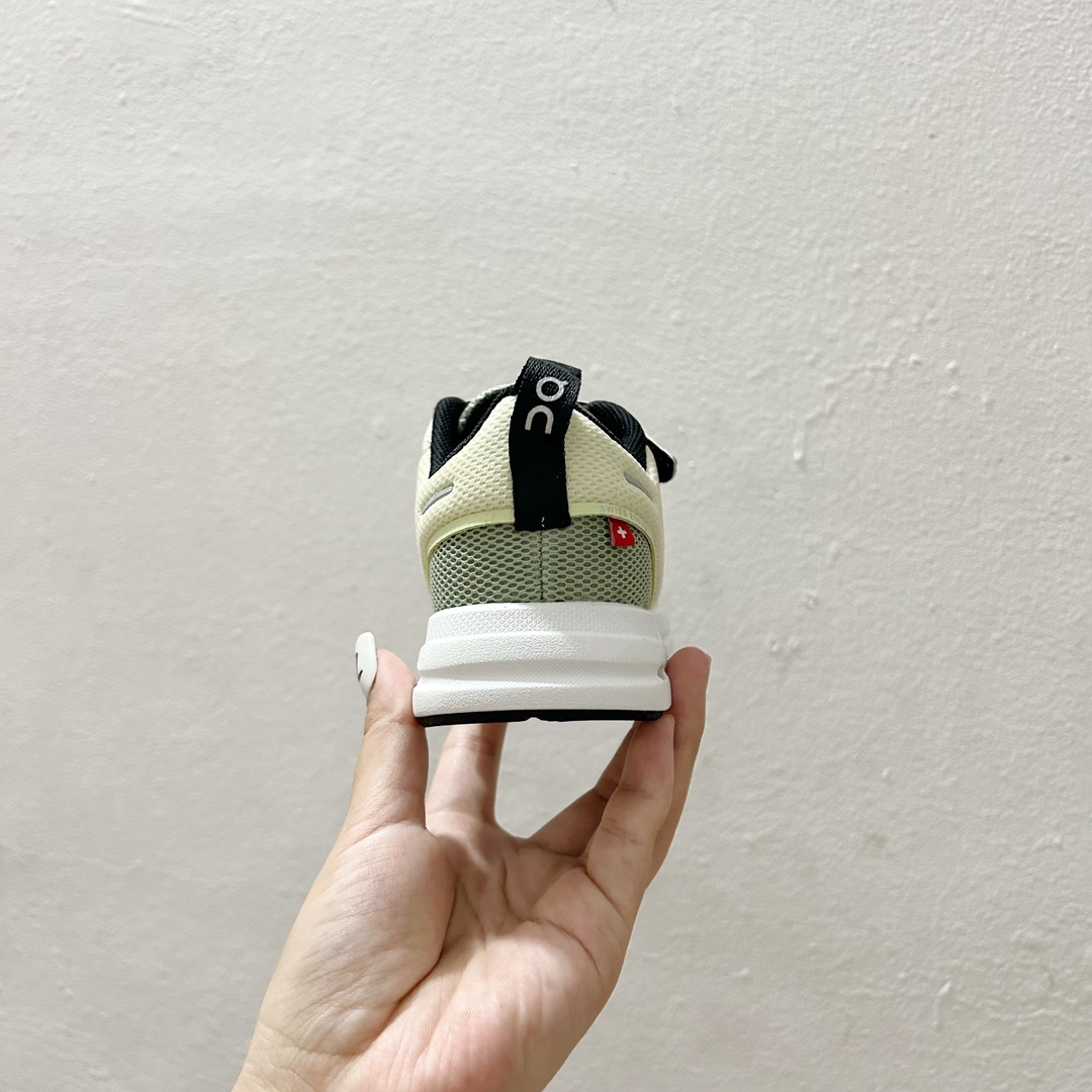 图片[6]-🔗On昂跑魔术贴松紧带儿童运动鞋 尺码：26-37.5码 💥小众童鞋运动鞋来咯～💥 on昂跑缓震魔术贴儿童运动鞋 鞋头增加额外的橡胶垫片🔫加强耐久性 🧿加宽外底搭载多沟槽，更稳固 优化改良的CloudTec专利鞋底科技🪄专为幼童打造🪄超级无敌旋转跳跃好穿-选品中心