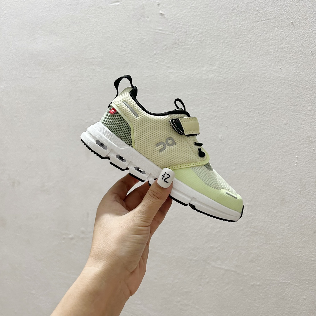 图片[2]-🔗On昂跑魔术贴松紧带儿童运动鞋 尺码：26-37.5码 💥小众童鞋运动鞋来咯～💥 on昂跑缓震魔术贴儿童运动鞋 鞋头增加额外的橡胶垫片🔫加强耐久性 🧿加宽外底搭载多沟槽，更稳固 优化改良的CloudTec专利鞋底科技🪄专为幼童打造🪄超级无敌旋转跳跃好穿-选品中心