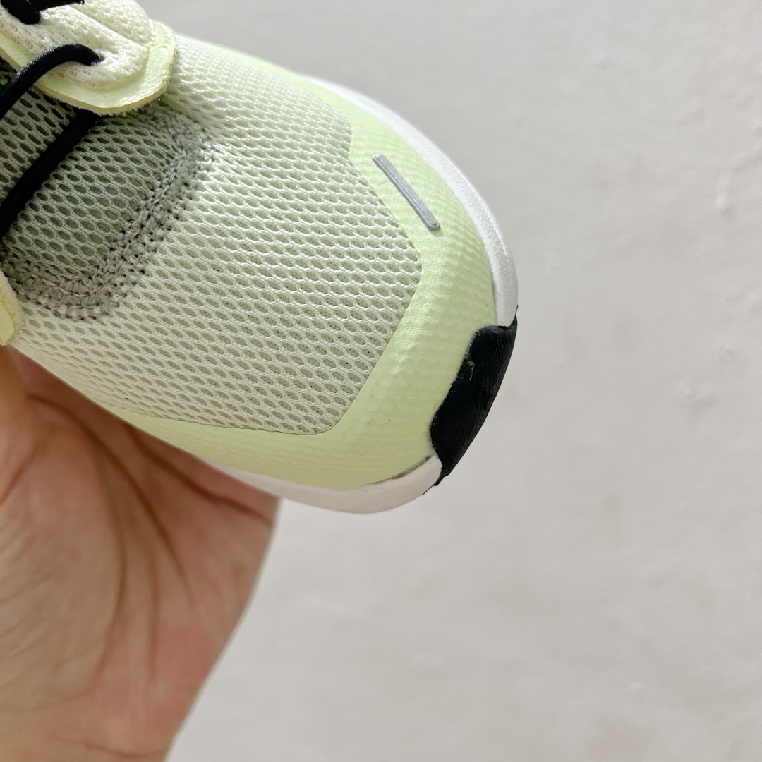 图片[5]-🔗On昂跑魔术贴松紧带儿童运动鞋 尺码：26-37.5码 💥小众童鞋运动鞋来咯～💥 on昂跑缓震魔术贴儿童运动鞋 鞋头增加额外的橡胶垫片🔫加强耐久性 🧿加宽外底搭载多沟槽，更稳固 优化改良的CloudTec专利鞋底科技🪄专为幼童打造🪄超级无敌旋转跳跃好穿-选品中心