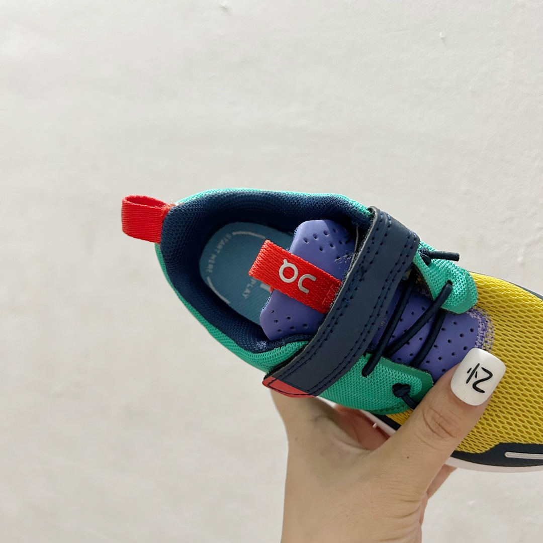 图片[7]-🔗On昂跑魔术贴松紧带儿童运动鞋 尺码：26-37.5码 💥小众童鞋运动鞋来咯～💥 on昂跑缓震魔术贴儿童运动鞋 鞋头增加额外的橡胶垫片🔫加强耐久性 🧿加宽外底搭载多沟槽，更稳固 优化改良的CloudTec专利鞋底科技🪄专为幼童打造🪄超级无敌旋转跳跃好穿-选品中心