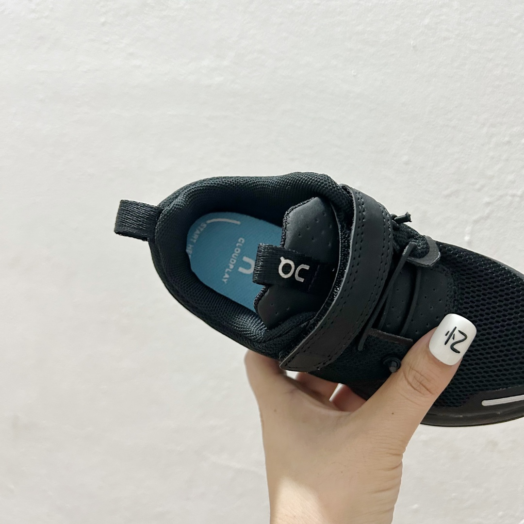 图片[7]-🔗On昂跑魔术贴松紧带儿童运动鞋 尺码：26-37.5码 💥小众童鞋运动鞋来咯～💥 on昂跑缓震魔术贴儿童运动鞋 鞋头增加额外的橡胶垫片🔫加强耐久性 🧿加宽外底搭载多沟槽，更稳固 优化改良的CloudTec专利鞋底科技🪄专为幼童打造🪄超级无敌旋转跳跃好穿-选品中心