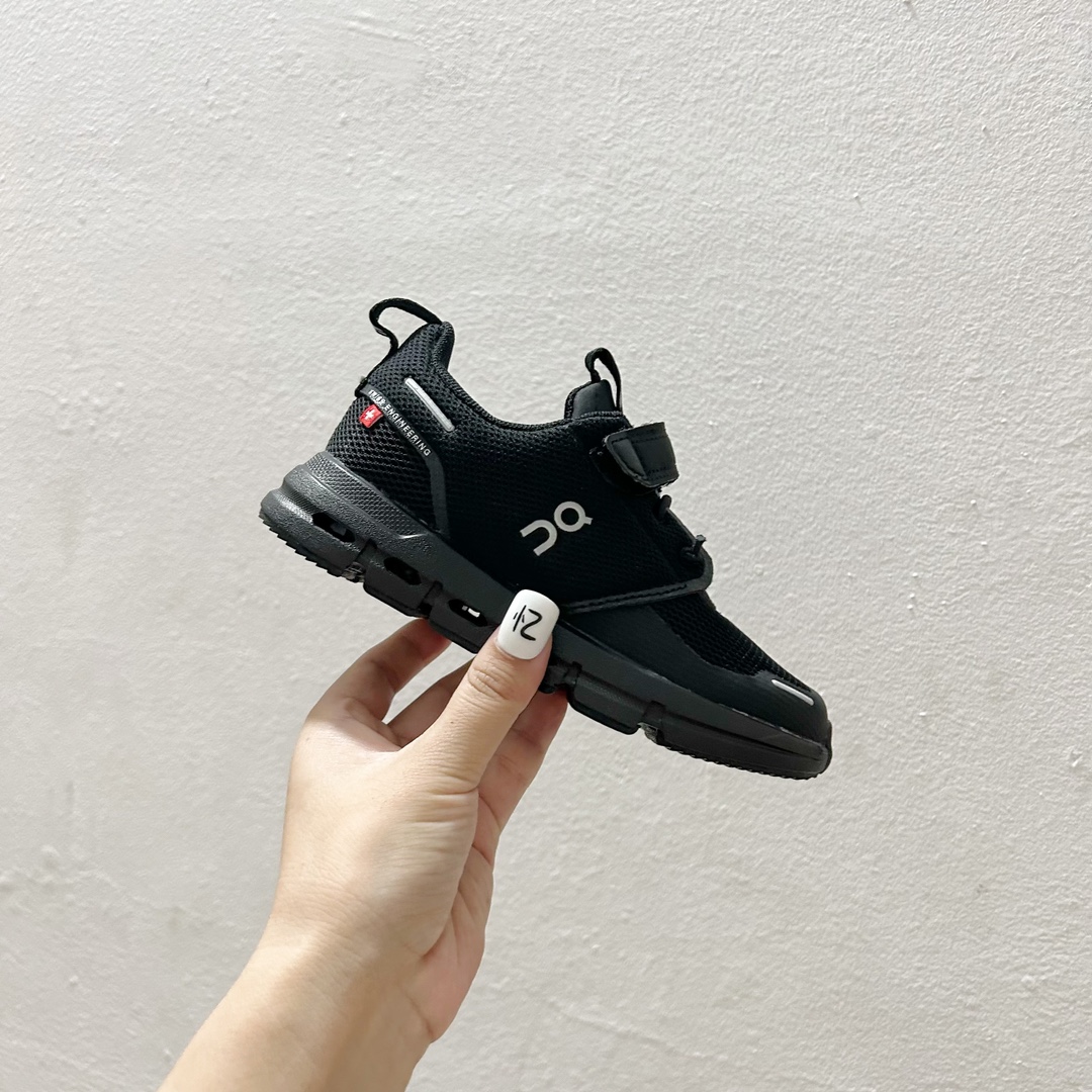 图片[2]-🔗On昂跑魔术贴松紧带儿童运动鞋 尺码：26-37.5码 💥小众童鞋运动鞋来咯～💥 on昂跑缓震魔术贴儿童运动鞋 鞋头增加额外的橡胶垫片🔫加强耐久性 🧿加宽外底搭载多沟槽，更稳固 优化改良的CloudTec专利鞋底科技🪄专为幼童打造🪄超级无敌旋转跳跃好穿-选品中心