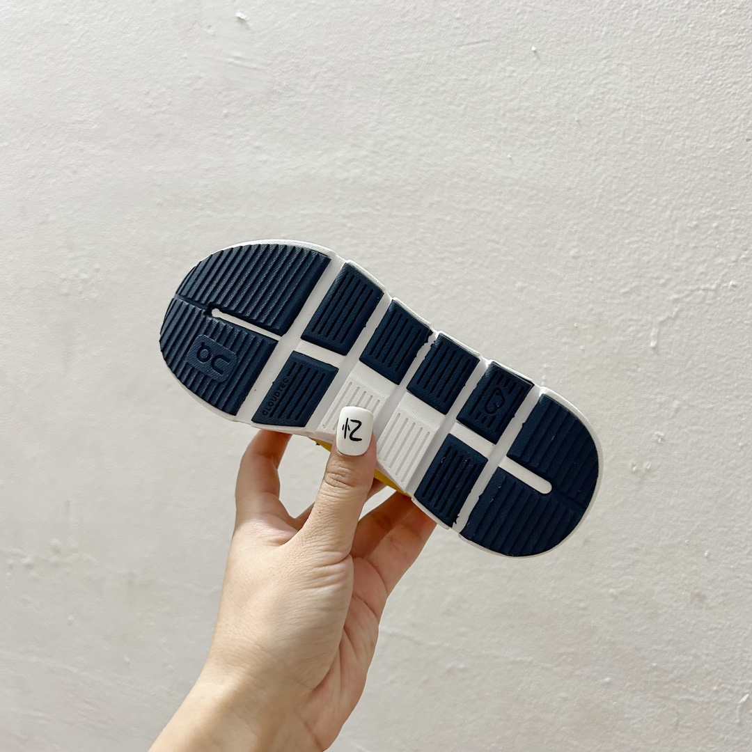 图片[9]-🔗On昂跑魔术贴松紧带儿童运动鞋 尺码：26-37.5码 💥小众童鞋运动鞋来咯～💥 on昂跑缓震魔术贴儿童运动鞋 鞋头增加额外的橡胶垫片🔫加强耐久性 🧿加宽外底搭载多沟槽，更稳固 优化改良的CloudTec专利鞋底科技🪄专为幼童打造🪄超级无敌旋转跳跃好穿-选品中心