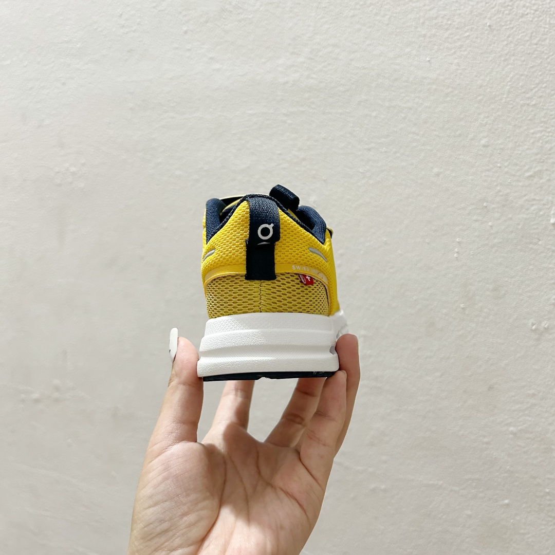 图片[6]-🔗On昂跑魔术贴松紧带儿童运动鞋 尺码：26-37.5码 💥小众童鞋运动鞋来咯～💥 on昂跑缓震魔术贴儿童运动鞋 鞋头增加额外的橡胶垫片🔫加强耐久性 🧿加宽外底搭载多沟槽，更稳固 优化改良的CloudTec专利鞋底科技🪄专为幼童打造🪄超级无敌旋转跳跃好穿-选品中心