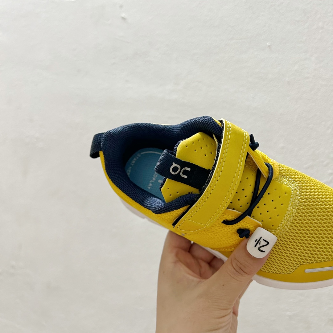 图片[7]-🔗On昂跑魔术贴松紧带儿童运动鞋 尺码：26-37.5码 💥小众童鞋运动鞋来咯～💥 on昂跑缓震魔术贴儿童运动鞋 鞋头增加额外的橡胶垫片🔫加强耐久性 🧿加宽外底搭载多沟槽，更稳固 优化改良的CloudTec专利鞋底科技🪄专为幼童打造🪄超级无敌旋转跳跃好穿-选品中心