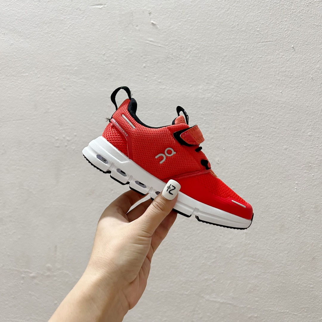 图片[2]-🔗On昂跑魔术贴松紧带儿童运动鞋 尺码：26-37.5码 💥小众童鞋运动鞋来咯～💥 on昂跑缓震魔术贴儿童运动鞋 鞋头增加额外的橡胶垫片🔫加强耐久性 🧿加宽外底搭载多沟槽，更稳固 优化改良的CloudTec专利鞋底科技🪄专为幼童打造🪄超级无敌旋转跳跃好穿-选品中心