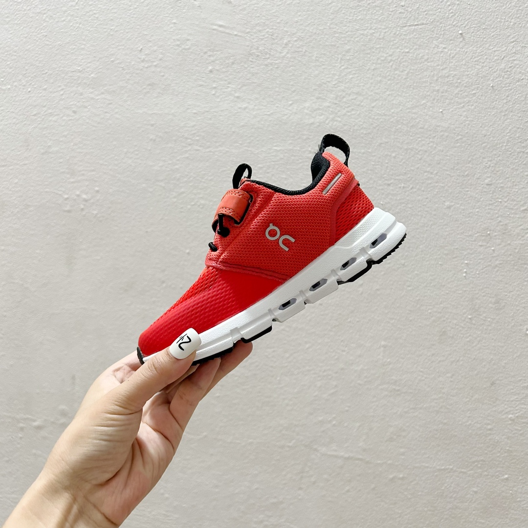 图片[4]-🔗On昂跑魔术贴松紧带儿童运动鞋 尺码：26-37.5码 💥小众童鞋运动鞋来咯～💥 on昂跑缓震魔术贴儿童运动鞋 鞋头增加额外的橡胶垫片🔫加强耐久性 🧿加宽外底搭载多沟槽，更稳固 优化改良的CloudTec专利鞋底科技🪄专为幼童打造🪄超级无敌旋转跳跃好穿-选品中心