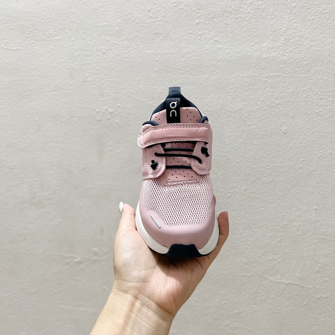图片[3]-🔗On昂跑魔术贴松紧带儿童运动鞋 尺码：26-37.5码 💥小众童鞋运动鞋来咯～💥 on昂跑缓震魔术贴儿童运动鞋 鞋头增加额外的橡胶垫片🔫加强耐久性 🧿加宽外底搭载多沟槽，更稳固 优化改良的CloudTec专利鞋底科技🪄专为幼童打造🪄超级无敌旋转跳跃好穿-选品中心