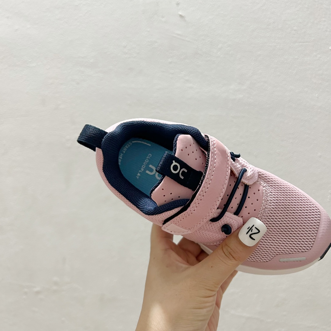 图片[7]-🔗On昂跑魔术贴松紧带儿童运动鞋 尺码：26-37.5码 💥小众童鞋运动鞋来咯～💥 on昂跑缓震魔术贴儿童运动鞋 鞋头增加额外的橡胶垫片🔫加强耐久性 🧿加宽外底搭载多沟槽，更稳固 优化改良的CloudTec专利鞋底科技🪄专为幼童打造🪄超级无敌旋转跳跃好穿-选品中心