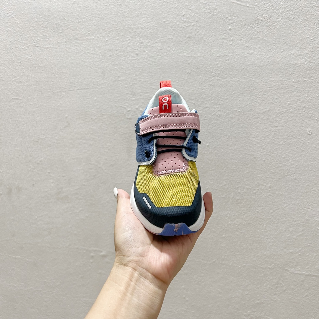 图片[3]-🔗On昂跑魔术贴松紧带儿童运动鞋 尺码：26-37.5码 💥小众童鞋运动鞋来咯～💥 on昂跑缓震魔术贴儿童运动鞋 鞋头增加额外的橡胶垫片🔫加强耐久性 🧿加宽外底搭载多沟槽，更稳固 优化改良的CloudTec专利鞋底科技🪄专为幼童打造🪄超级无敌旋转跳跃好穿-选品中心