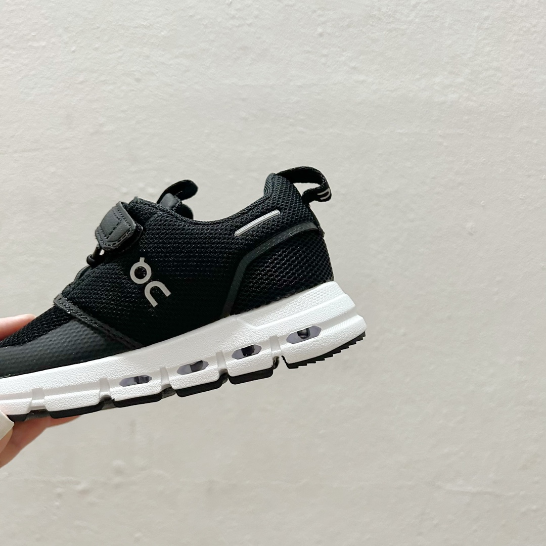 图片[8]-🔗On昂跑魔术贴松紧带儿童运动鞋 尺码：26-37.5码 💥小众童鞋运动鞋来咯～💥 on昂跑缓震魔术贴儿童运动鞋 鞋头增加额外的橡胶垫片🔫加强耐久性 🧿加宽外底搭载多沟槽，更稳固 优化改良的CloudTec专利鞋底科技🪄专为幼童打造🪄超级无敌旋转跳跃好穿-选品中心