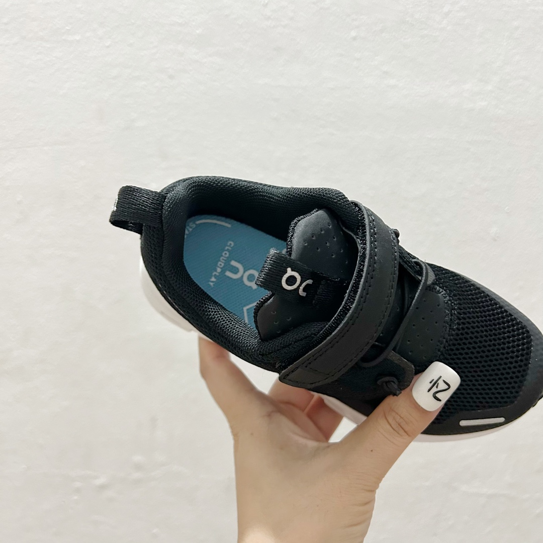 图片[7]-🔗On昂跑魔术贴松紧带儿童运动鞋 尺码：26-37.5码 💥小众童鞋运动鞋来咯～💥 on昂跑缓震魔术贴儿童运动鞋 鞋头增加额外的橡胶垫片🔫加强耐久性 🧿加宽外底搭载多沟槽，更稳固 优化改良的CloudTec专利鞋底科技🪄专为幼童打造🪄超级无敌旋转跳跃好穿-选品中心