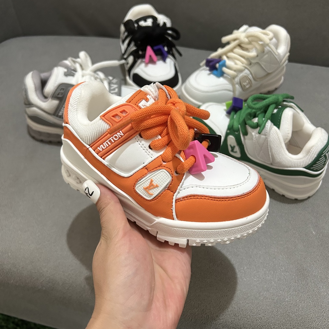 图片[4]-LV小胖丁儿童板鞋26-37码 采用经典的LV图案，配色丰富，无论是喜欢低调的小朋友，还是追求个性的小超模，都能找到适合自己的那一款。-选品中心