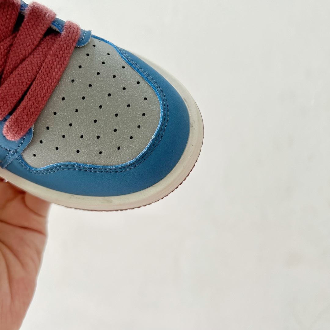 Air Jordan 1 Children’s Basketball Shoes: Classic Design for Young Players - 图片 5