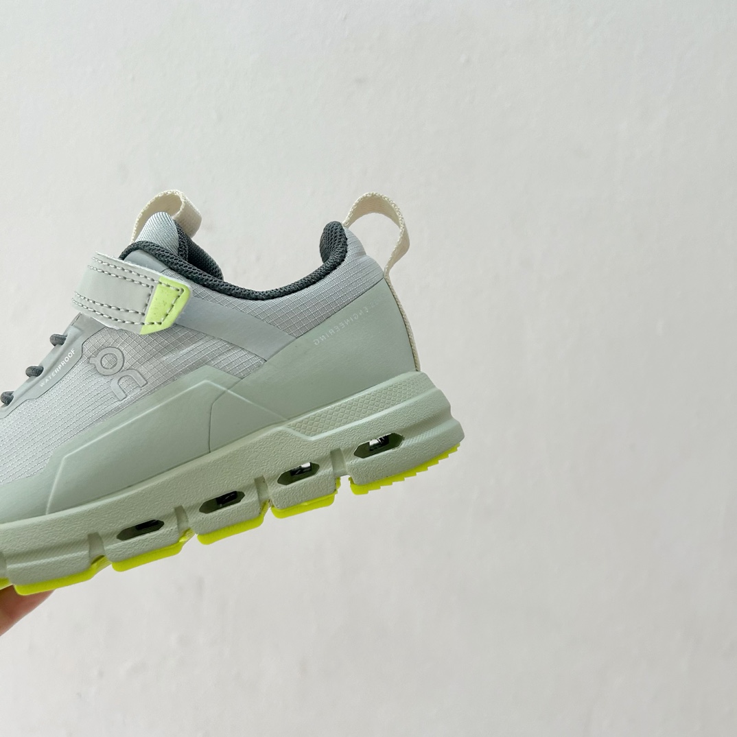 图片[8]-📍新配色 🔗On昂跑魔术贴松紧带儿童运动鞋 尺码：26-37.5码 💥小众童鞋运动鞋来咯～💥 on昂跑缓震魔术贴儿童运动鞋 鞋头增加额外的橡胶垫片🔫加强耐久性 🧿加宽外底搭载多沟槽，更稳固 优化改良的CloudTec专利鞋底科技🪄专为幼童打造🪄超级无敌旋转跳跃好穿-选品中心