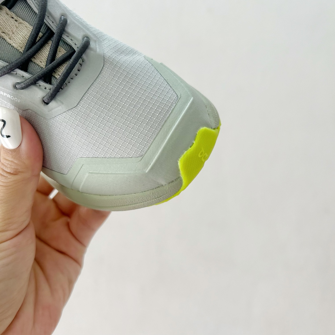 图片[5]-📍新配色 🔗On昂跑魔术贴松紧带儿童运动鞋 尺码：26-37.5码 💥小众童鞋运动鞋来咯～💥 on昂跑缓震魔术贴儿童运动鞋 鞋头增加额外的橡胶垫片🔫加强耐久性 🧿加宽外底搭载多沟槽，更稳固 优化改良的CloudTec专利鞋底科技🪄专为幼童打造🪄超级无敌旋转跳跃好穿-选品中心