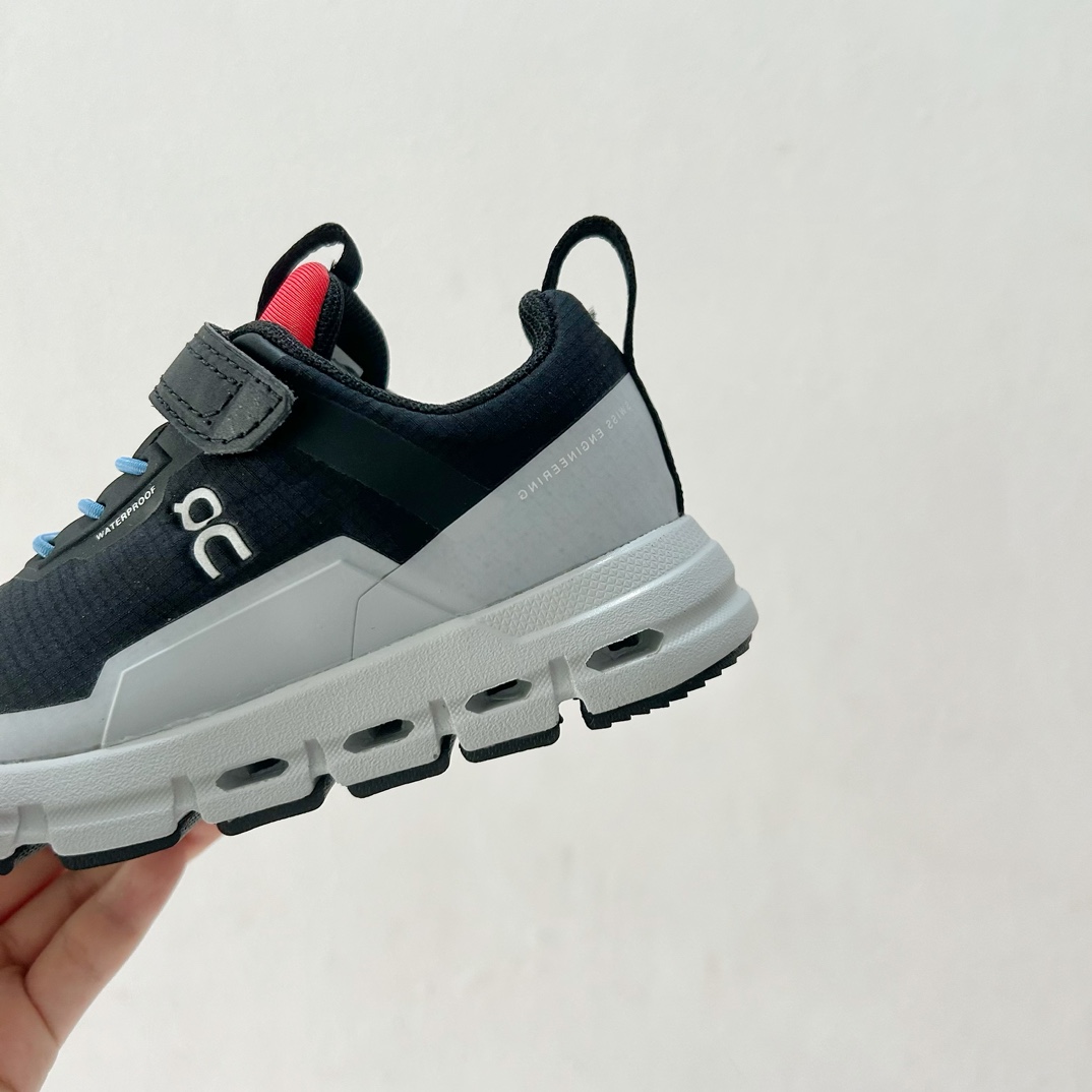 图片[8]-📍新配色 🔗On昂跑魔术贴松紧带儿童运动鞋 尺码：26-37.5码 💥小众童鞋运动鞋来咯～💥 on昂跑缓震魔术贴儿童运动鞋 鞋头增加额外的橡胶垫片🔫加强耐久性 🧿加宽外底搭载多沟槽，更稳固 优化改良的CloudTec专利鞋底科技🪄专为幼童打造🪄超级无敌旋转跳跃好穿-选品中心