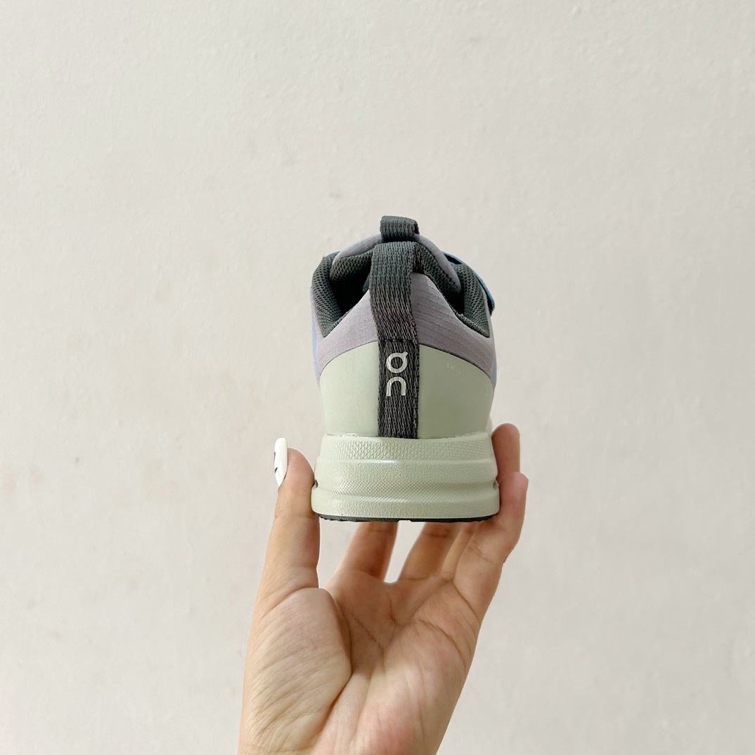 图片[6]-📍新配色 🔗On昂跑魔术贴松紧带儿童运动鞋 尺码：26-37.5码 💥小众童鞋运动鞋来咯～💥 on昂跑缓震魔术贴儿童运动鞋 鞋头增加额外的橡胶垫片🔫加强耐久性 🧿加宽外底搭载多沟槽，更稳固 优化改良的CloudTec专利鞋底科技🪄专为幼童打造🪄超级无敌旋转跳跃好穿-选品中心