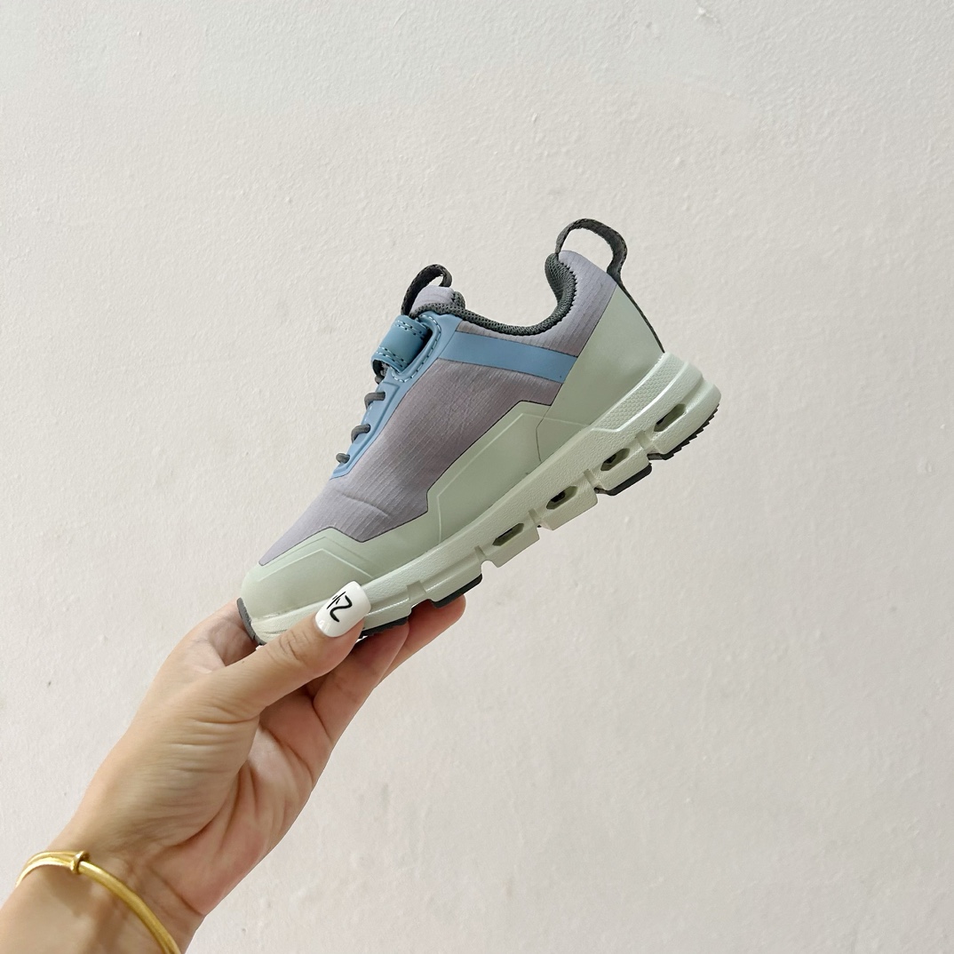 图片[4]-📍新配色 🔗On昂跑魔术贴松紧带儿童运动鞋 尺码：26-37.5码 💥小众童鞋运动鞋来咯～💥 on昂跑缓震魔术贴儿童运动鞋 鞋头增加额外的橡胶垫片🔫加强耐久性 🧿加宽外底搭载多沟槽，更稳固 优化改良的CloudTec专利鞋底科技🪄专为幼童打造🪄超级无敌旋转跳跃好穿-选品中心