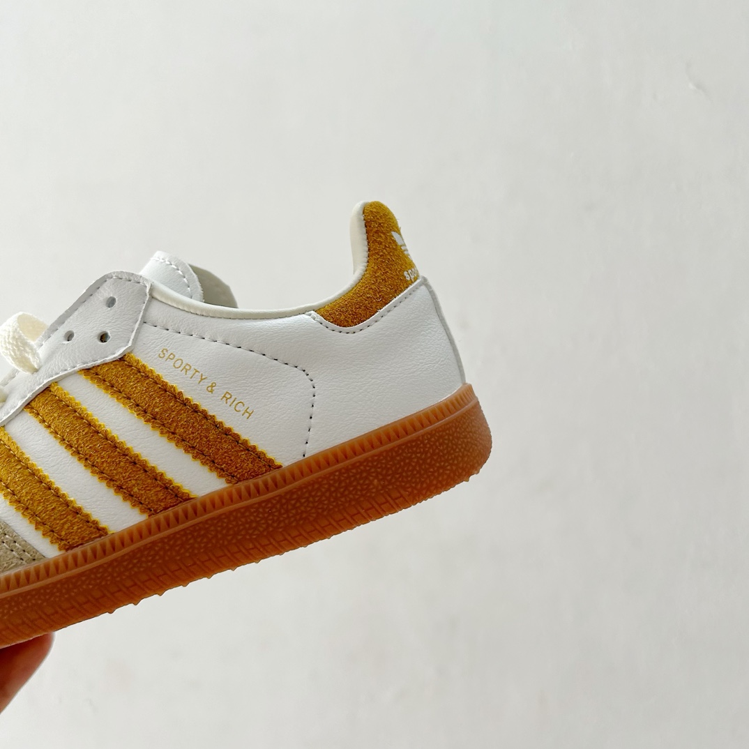 图片[8]-🔗Adidas德训儿童板鞋 尺码：24-35码 全网的爆炸款💥 被问疯的儿童德训鞋！！舒适百搭天花板❗️可盐可甜的潮流气息，看上直接打包带走！ 这双鞋请务必收下！时尚等级提升不止一点点！闭眼冲啊～-选品中心