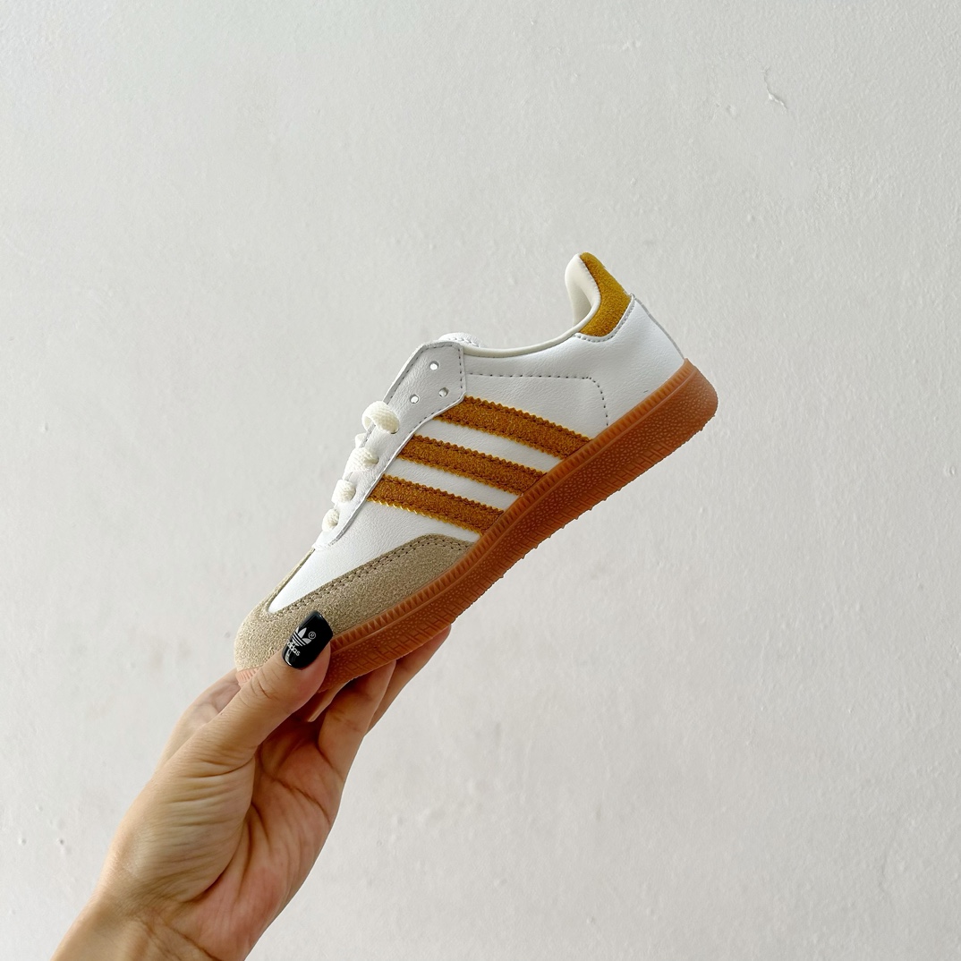 图片[4]-🔗Adidas德训儿童板鞋 尺码：24-35码 全网的爆炸款💥 被问疯的儿童德训鞋！！舒适百搭天花板❗️可盐可甜的潮流气息，看上直接打包带走！ 这双鞋请务必收下！时尚等级提升不止一点点！闭眼冲啊～-选品中心