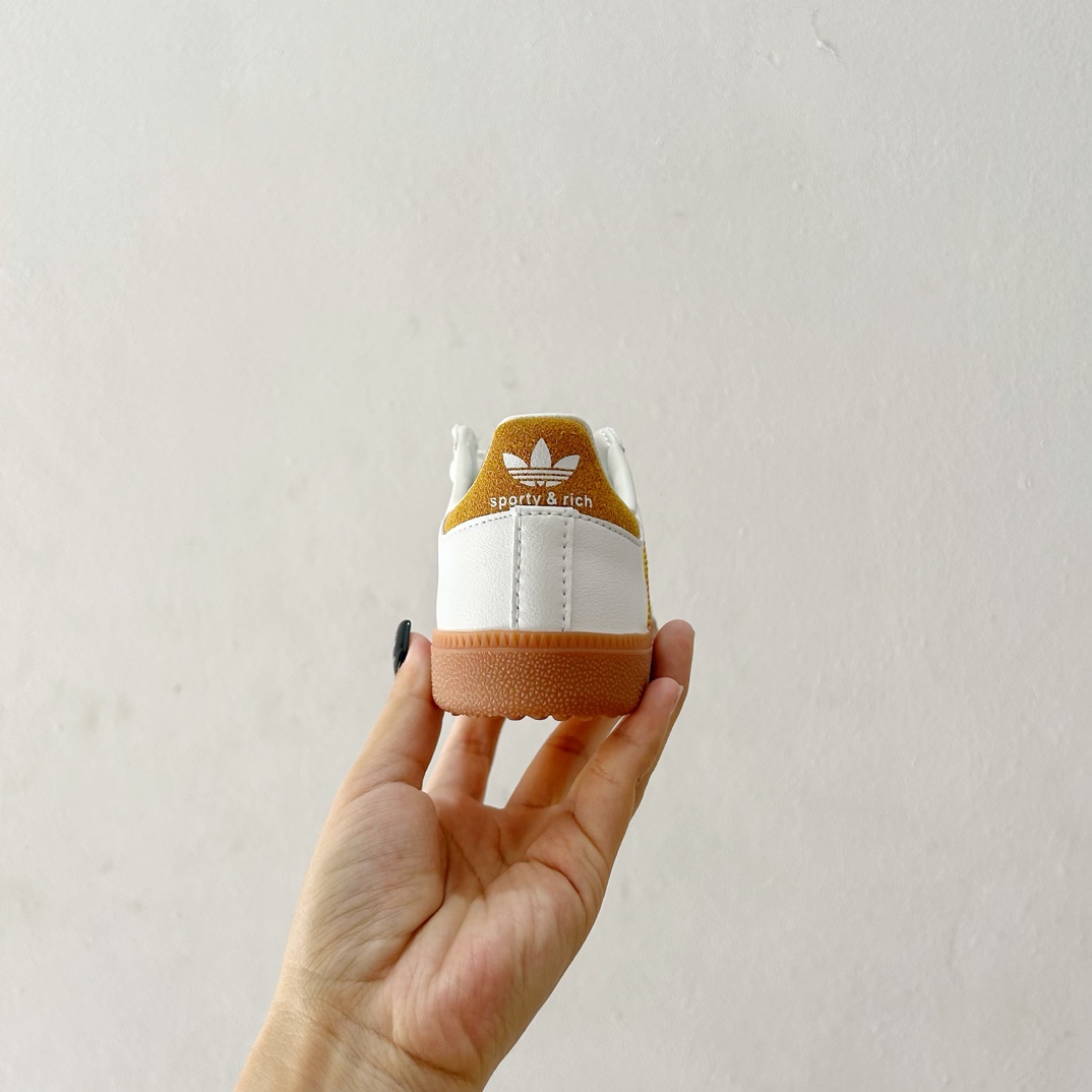 图片[6]-🔗Adidas德训儿童板鞋 尺码：24-35码 全网的爆炸款💥 被问疯的儿童德训鞋！！舒适百搭天花板❗️可盐可甜的潮流气息，看上直接打包带走！ 这双鞋请务必收下！时尚等级提升不止一点点！闭眼冲啊～-选品中心