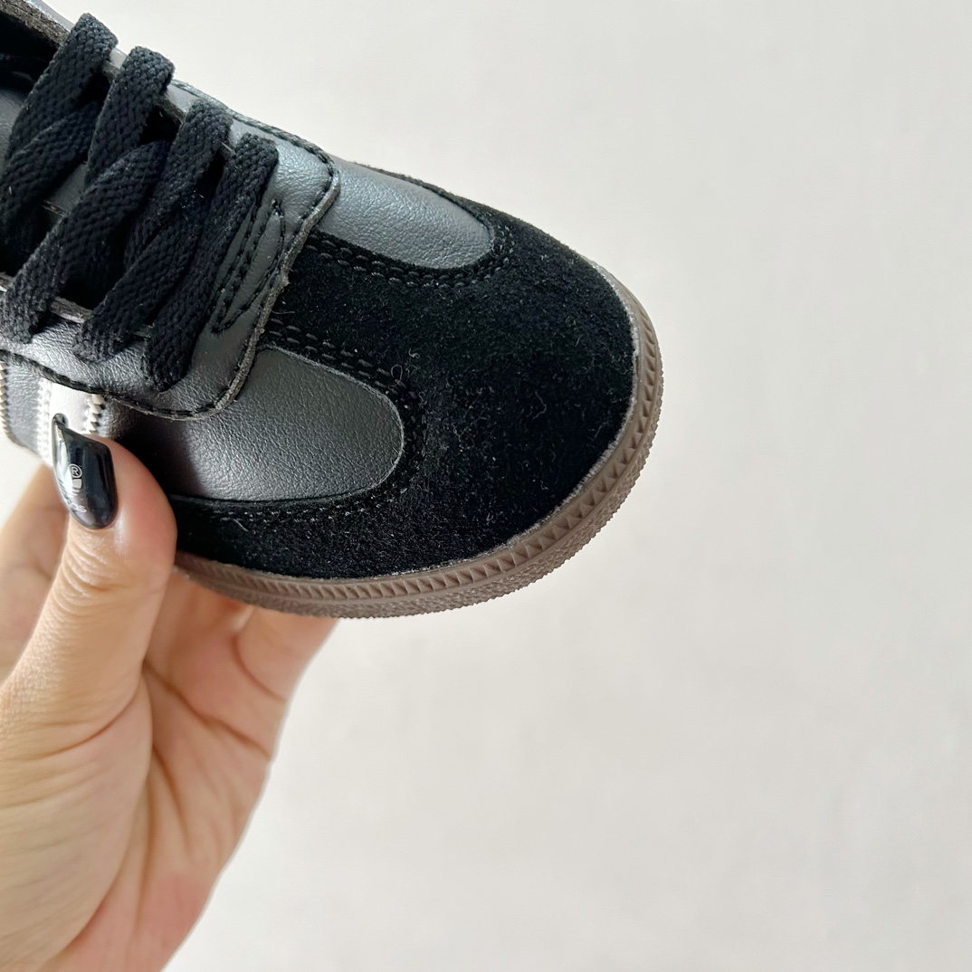 图片[5]-🔗Adidas德训儿童板鞋 尺码：24-35码 全网的爆炸款💥 被问疯的儿童德训鞋！！舒适百搭天花板❗️可盐可甜的潮流气息，看上直接打包带走！ 这双鞋请务必收下！时尚等级提升不止一点点！闭眼冲啊～-选品中心