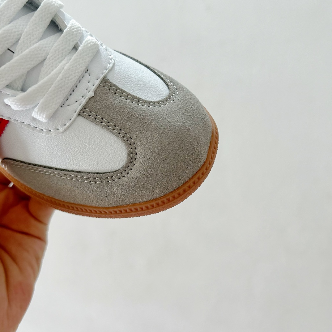 图片[5]-🔗Adidas德训儿童板鞋 尺码：24-35码 全网的爆炸款💥 被问疯的儿童德训鞋！！舒适百搭天花板❗️可盐可甜的潮流气息，看上直接打包带走！ 这双鞋请务必收下！时尚等级提升不止一点点！闭眼冲啊～-选品中心