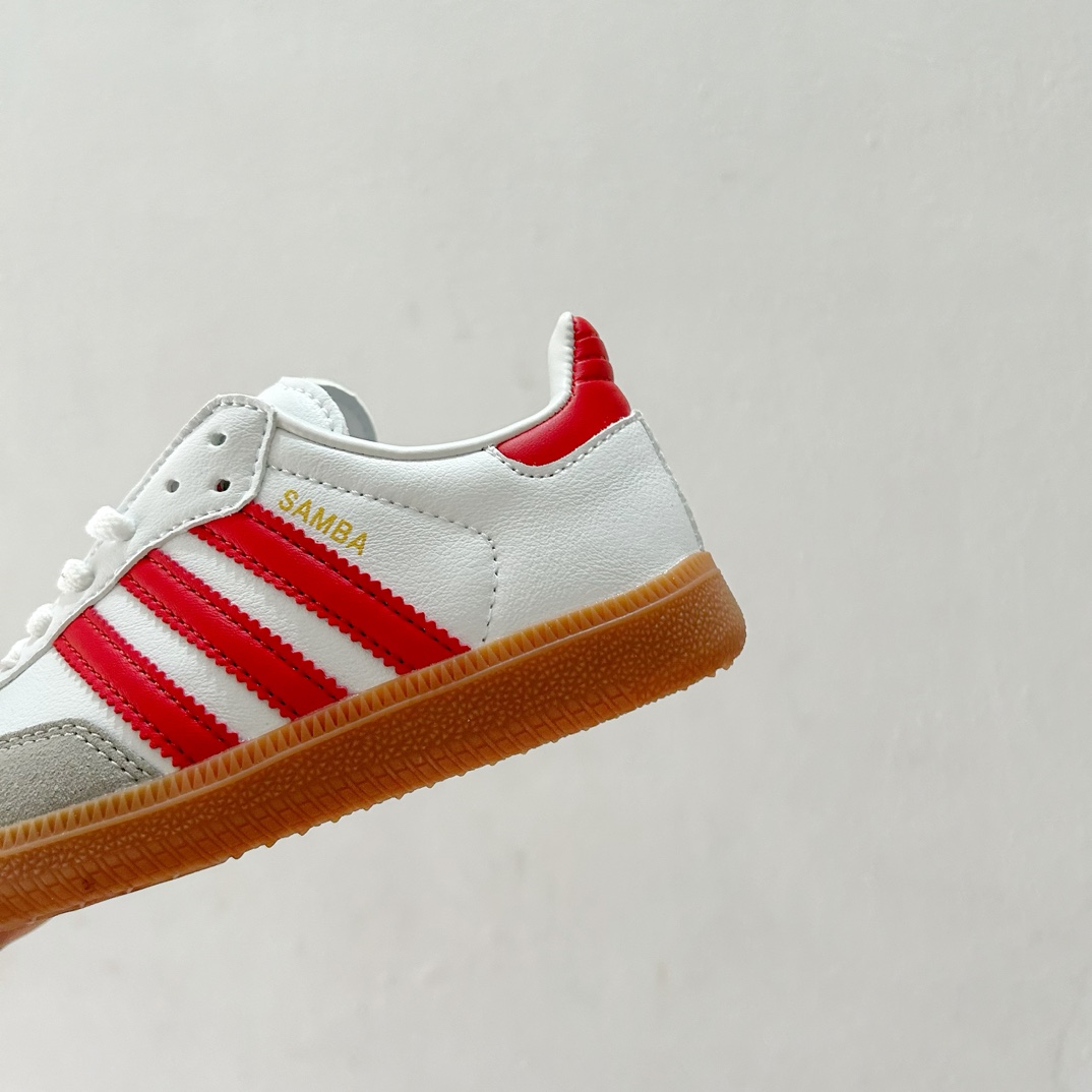 图片[8]-🔗Adidas德训儿童板鞋 尺码：24-35码 全网的爆炸款💥 被问疯的儿童德训鞋！！舒适百搭天花板❗️可盐可甜的潮流气息，看上直接打包带走！ 这双鞋请务必收下！时尚等级提升不止一点点！闭眼冲啊～-选品中心