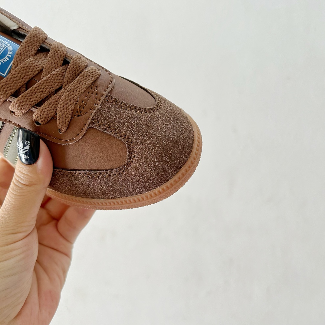 图片[5]-🔗Adidas德训儿童板鞋 尺码：24-35码 全网的爆炸款💥 被问疯的儿童德训鞋！！舒适百搭天花板❗️可盐可甜的潮流气息，看上直接打包带走！ 这双鞋请务必收下！时尚等级提升不止一点点！闭眼冲啊～-选品中心