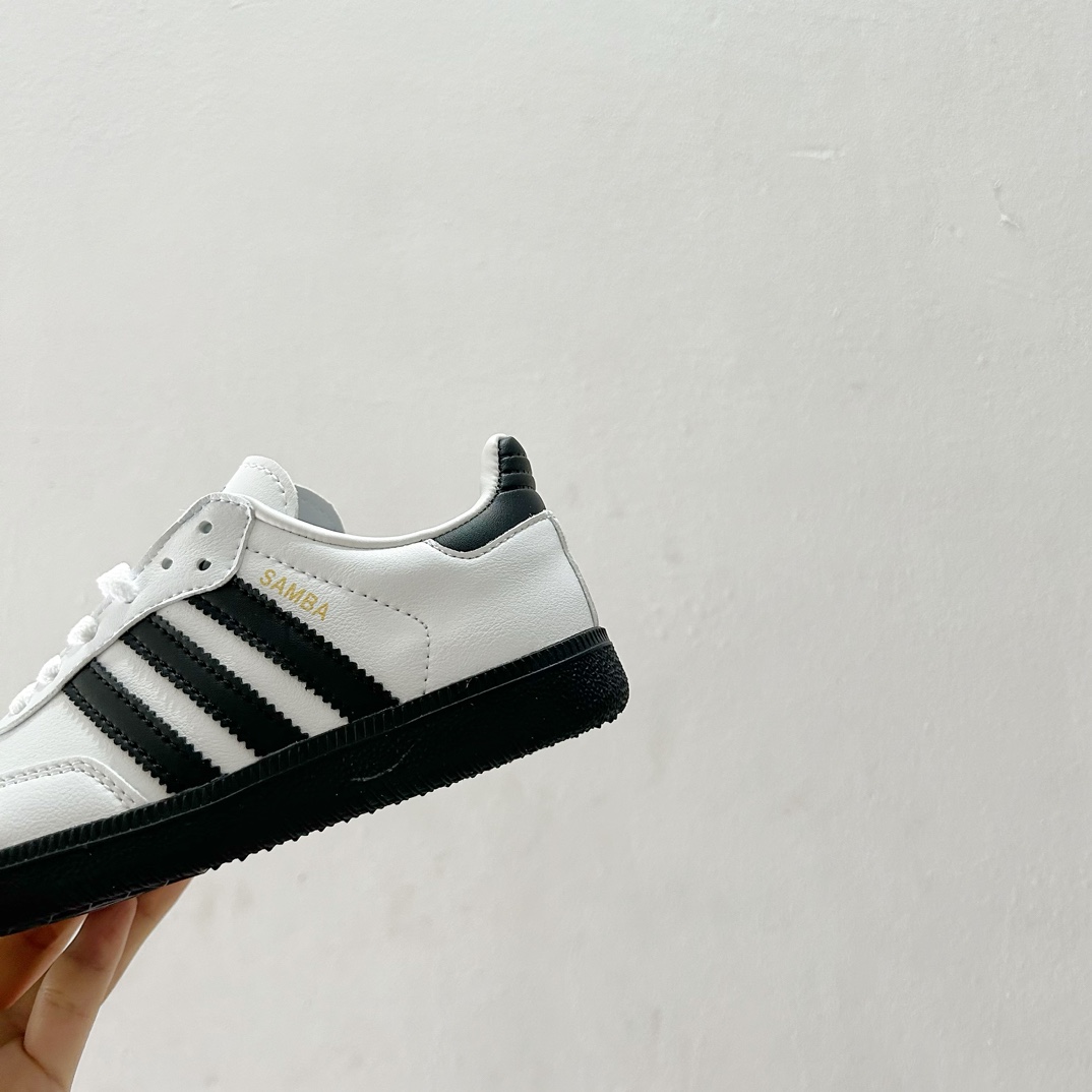 图片[8]-🔗Adidas德训儿童板鞋 尺码：24-35码 全网的爆炸款💥 被问疯的儿童德训鞋！！舒适百搭天花板❗️可盐可甜的潮流气息，看上直接打包带走！ 这双鞋请务必收下！时尚等级提升不止一点点！闭眼冲啊～-选品中心