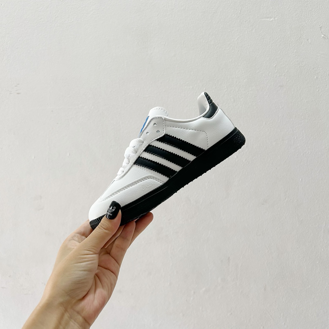 图片[4]-🔗Adidas德训儿童板鞋 尺码：24-35码 全网的爆炸款💥 被问疯的儿童德训鞋！！舒适百搭天花板❗️可盐可甜的潮流气息，看上直接打包带走！ 这双鞋请务必收下！时尚等级提升不止一点点！闭眼冲啊～-选品中心