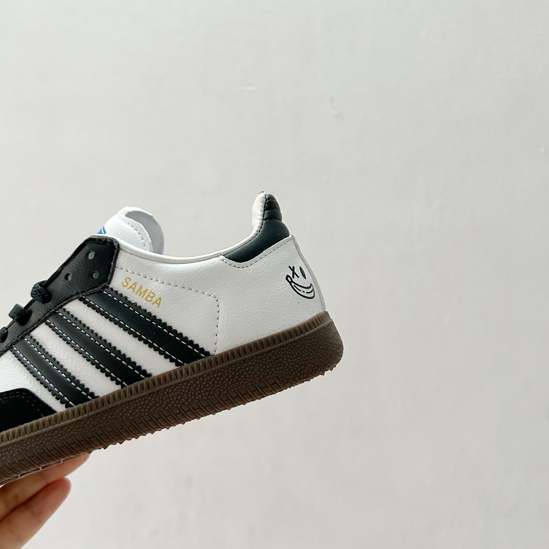 图片[8]-🔗Adidas德训儿童板鞋 尺码：24-35码 全网的爆炸款💥 被问疯的儿童德训鞋！！舒适百搭天花板❗️可盐可甜的潮流气息，看上直接打包带走！ 这双鞋请务必收下！时尚等级提升不止一点点！闭眼冲啊～-选品中心