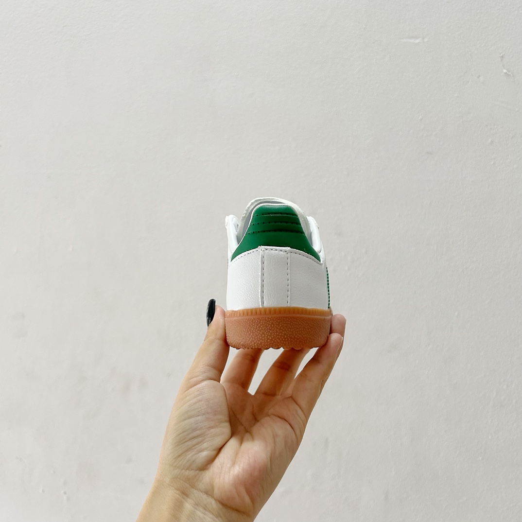 图片[6]-🔗Adidas德训儿童板鞋 尺码：24-35码 全网的爆炸款💥 被问疯的儿童德训鞋！！舒适百搭天花板❗️可盐可甜的潮流气息，看上直接打包带走！ 这双鞋请务必收下！时尚等级提升不止一点点！闭眼冲啊～-选品中心