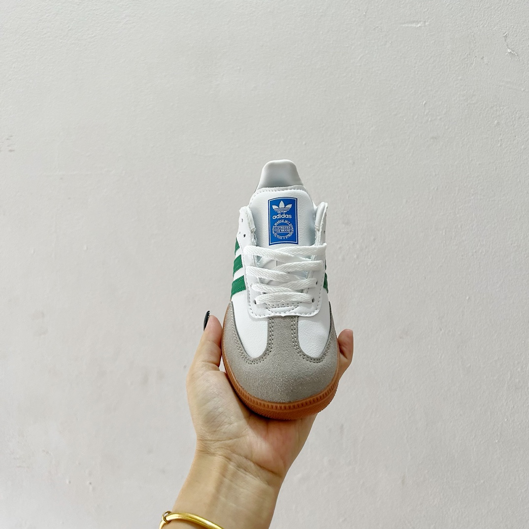 图片[3]-🔗Adidas德训儿童板鞋 尺码：24-35码 全网的爆炸款💥 被问疯的儿童德训鞋！！舒适百搭天花板❗️可盐可甜的潮流气息，看上直接打包带走！ 这双鞋请务必收下！时尚等级提升不止一点点！闭眼冲啊～-选品中心