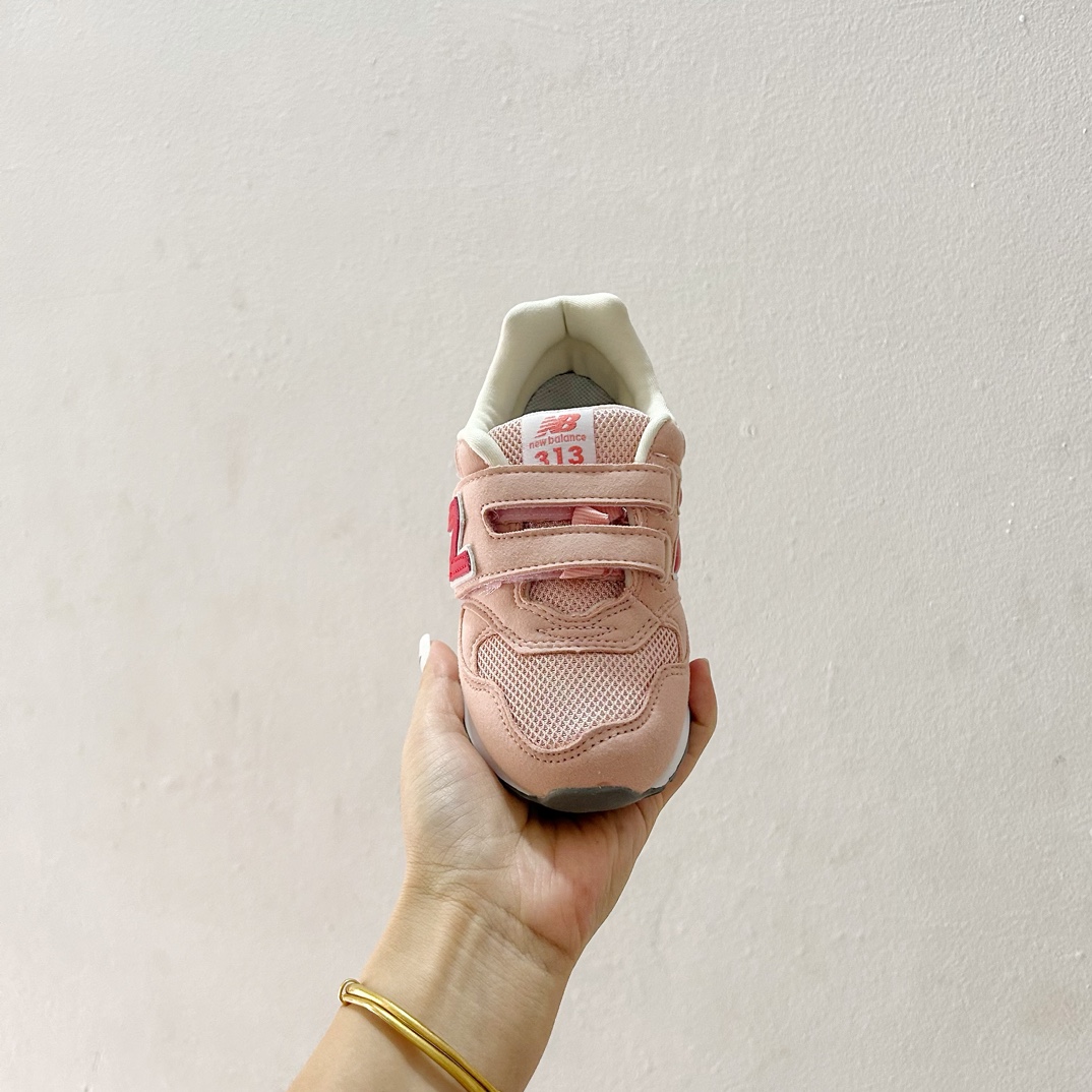 图片[3]-NB313魔术贴儿童运动鞋24-37码 🎉 这款NB313魔术贴儿童运动鞋专为小小探险家设计！柔软舒适的鞋面fabric️，让孩子的小脚丫享受全天候的呵护。-选品中心