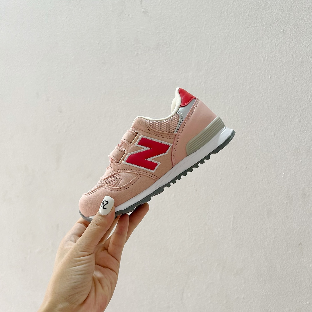 图片[4]-NB313魔术贴儿童运动鞋24-37码 🎉 这款NB313魔术贴儿童运动鞋专为小小探险家设计！柔软舒适的鞋面fabric️，让孩子的小脚丫享受全天候的呵护。-选品中心