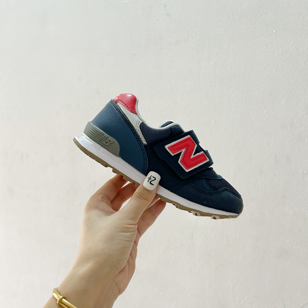 图片[2]-NB313魔术贴儿童运动鞋24-37码 🎉 这款NB313魔术贴儿童运动鞋专为小小探险家设计！柔软舒适的鞋面fabric️，让孩子的小脚丫享受全天候的呵护。-选品中心