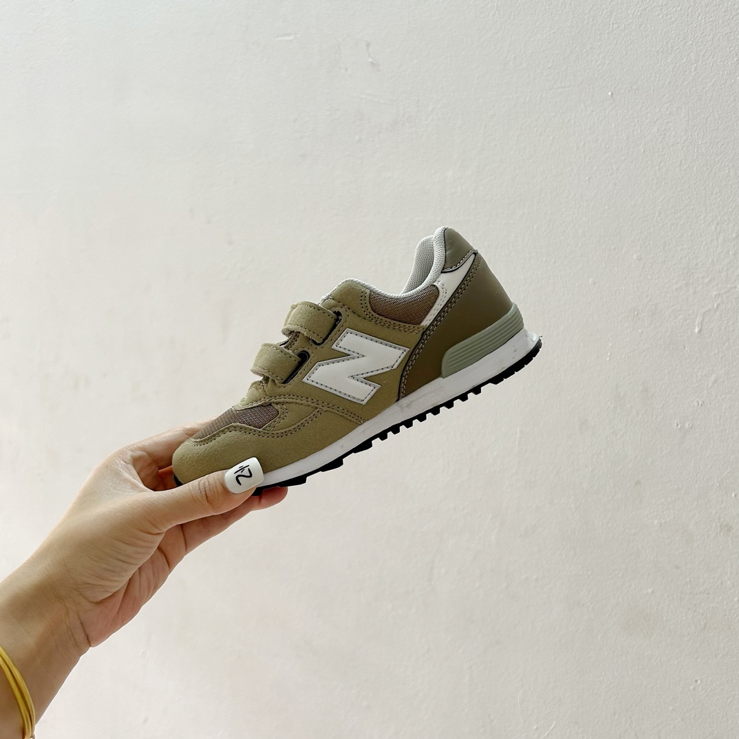 图片[4]-NB313魔术贴儿童运动鞋24-37码 🎉 这款NB313魔术贴儿童运动鞋专为小小探险家设计！柔软舒适的鞋面fabric️，让孩子的小脚丫享受全天候的呵护。-选品中心