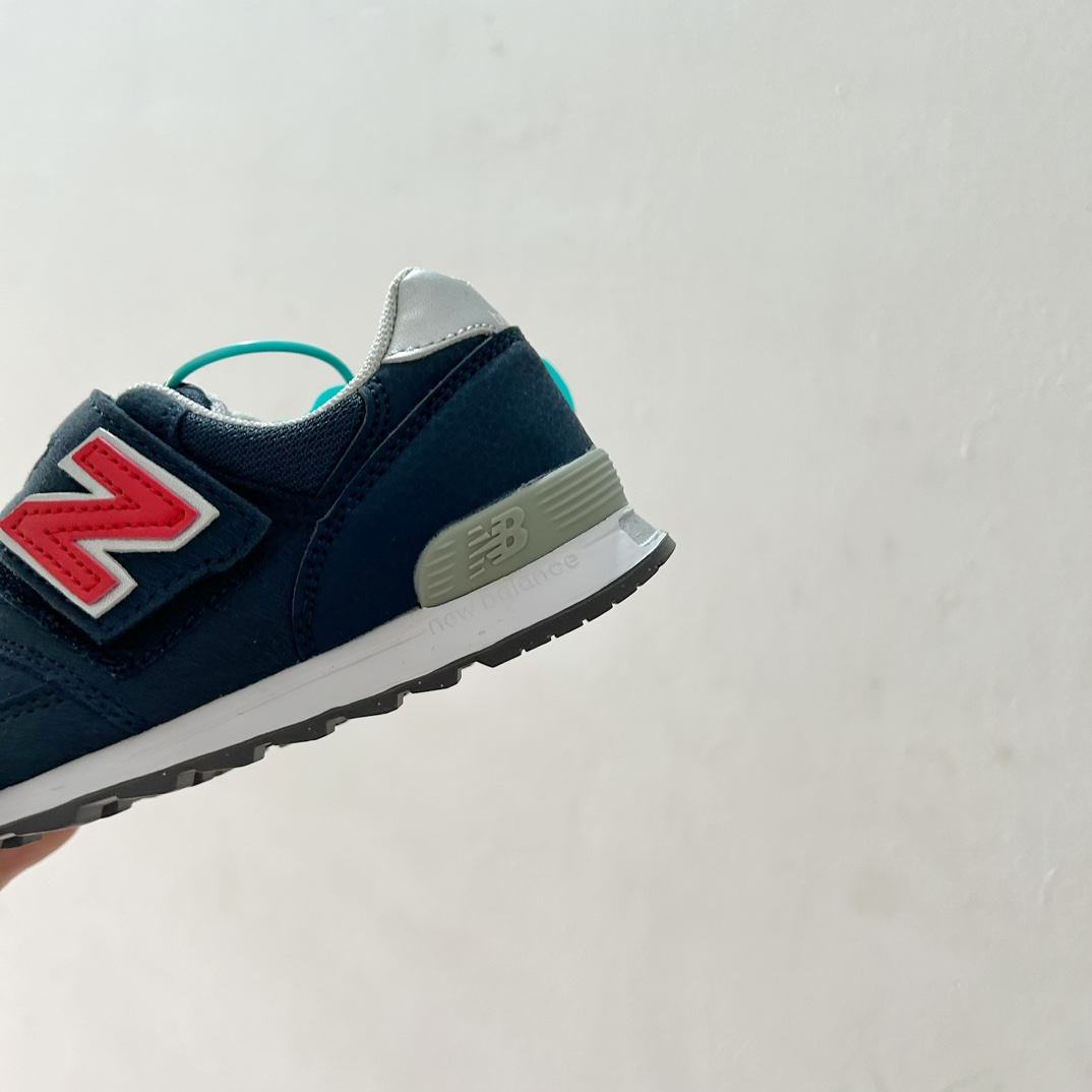 图片[8]-NB313魔术贴儿童运动鞋24-37码 🎉 这款NB313魔术贴儿童运动鞋专为小小探险家设计！柔软舒适的鞋面fabric️，让孩子的小脚丫享受全天候的呵护。-选品中心