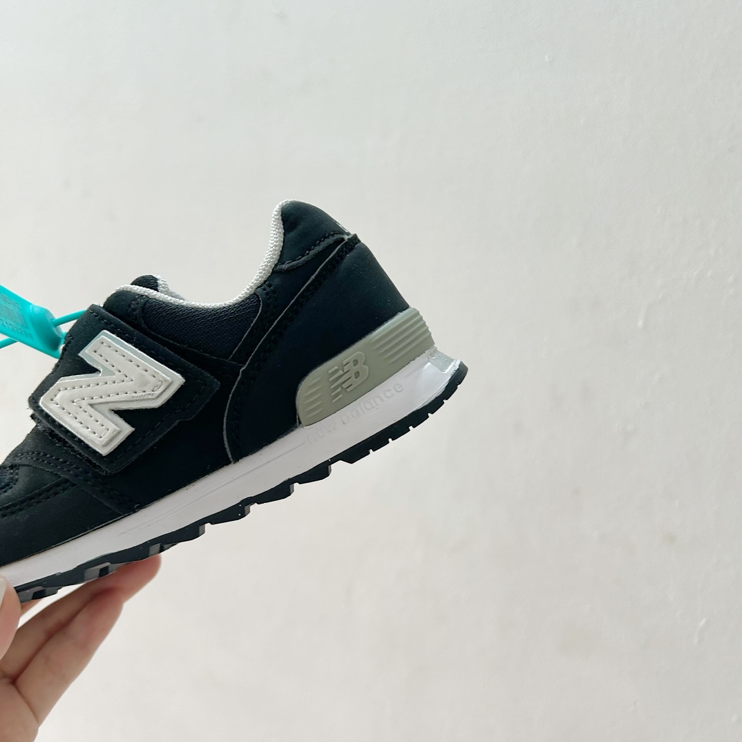 图片[8]-NB313魔术贴儿童运动鞋24-37码 🎉 这款NB313魔术贴儿童运动鞋专为小小探险家设计！柔软舒适的鞋面fabric️，让孩子的小脚丫享受全天候的呵护。-选品中心