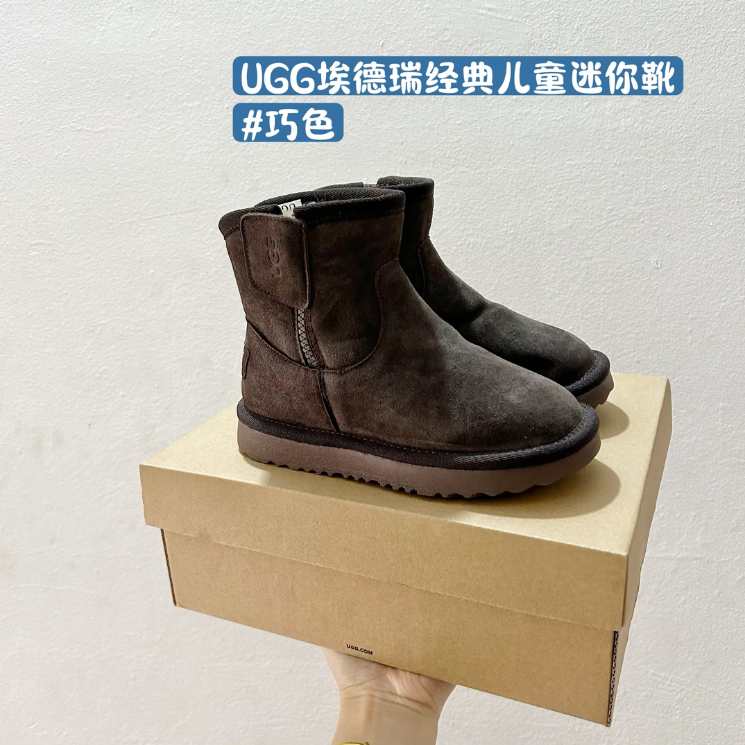 图片[3]-🔗UGG埃德瑞经典儿童迷你靴✨ 尺码：28-37码 这款靴子设计简洁大方，拥有经典的UGG风格，是冬日里孩子们的最佳伴侣。🌈 它们适合搭配各种冬装，无论是滑雪服还是日常的休闲装扮，都能完美融合。🎨 同时，迷你靴的设计让孩子们在玩耍时更加灵活方便。 无论是在雪地里嬉戏，还是在户外探险，UGG埃德瑞经典儿童迷你靴都能给予孩子们足够的保暖与舒适度。❄️ 让他们在冬季也能享受自由自在的欢乐时光！-选品中心