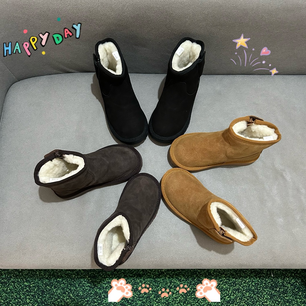 图片[5]-🔗UGG埃德瑞经典儿童迷你靴✨ 尺码：28-37码 这款靴子设计简洁大方，拥有经典的UGG风格，是冬日里孩子们的最佳伴侣。🌈 它们适合搭配各种冬装，无论是滑雪服还是日常的休闲装扮，都能完美融合。🎨 同时，迷你靴的设计让孩子们在玩耍时更加灵活方便。 无论是在雪地里嬉戏，还是在户外探险，UGG埃德瑞经典儿童迷你靴都能给予孩子们足够的保暖与舒适度。❄️ 让他们在冬季也能享受自由自在的欢乐时光！-选品中心