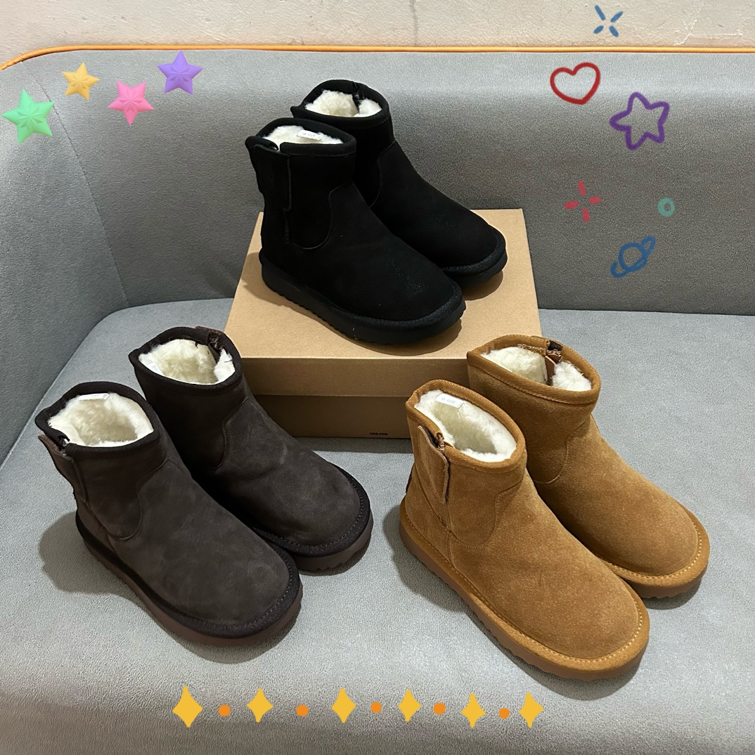 图片[4]-🔗UGG埃德瑞经典儿童迷你靴✨ 尺码：28-37码 这款靴子设计简洁大方，拥有经典的UGG风格，是冬日里孩子们的最佳伴侣。🌈 它们适合搭配各种冬装，无论是滑雪服还是日常的休闲装扮，都能完美融合。🎨 同时，迷你靴的设计让孩子们在玩耍时更加灵活方便。 无论是在雪地里嬉戏，还是在户外探险，UGG埃德瑞经典儿童迷你靴都能给予孩子们足够的保暖与舒适度。❄️ 让他们在冬季也能享受自由自在的欢乐时光！-选品中心
