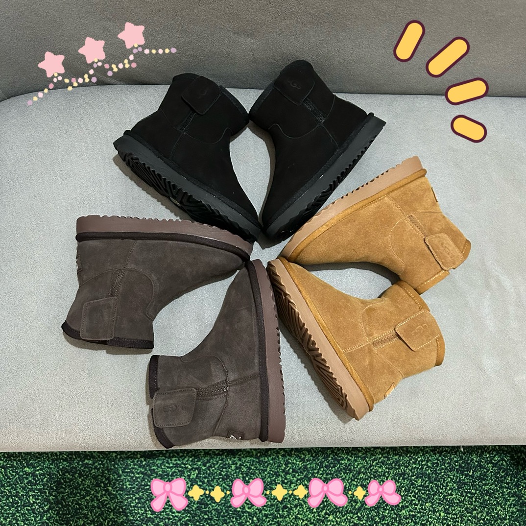 图片[6]-🔗UGG埃德瑞经典儿童迷你靴✨ 尺码：28-37码 这款靴子设计简洁大方，拥有经典的UGG风格，是冬日里孩子们的最佳伴侣。🌈 它们适合搭配各种冬装，无论是滑雪服还是日常的休闲装扮，都能完美融合。🎨 同时，迷你靴的设计让孩子们在玩耍时更加灵活方便。 无论是在雪地里嬉戏，还是在户外探险，UGG埃德瑞经典儿童迷你靴都能给予孩子们足够的保暖与舒适度。❄️ 让他们在冬季也能享受自由自在的欢乐时光！-选品中心