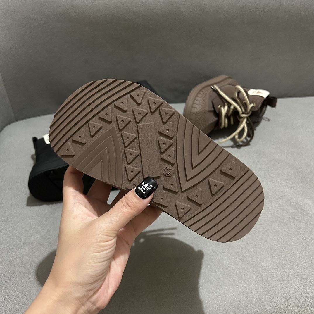 图片[9]-AD皮面拉链款靴子26-37码 🌟Adidas作为运动时尚界的领军者，这款高邦靴子，鞋面采用柔软舒适的材质，既保暖又透气，让孩子的每一步都自在如风。🍃-选品中心