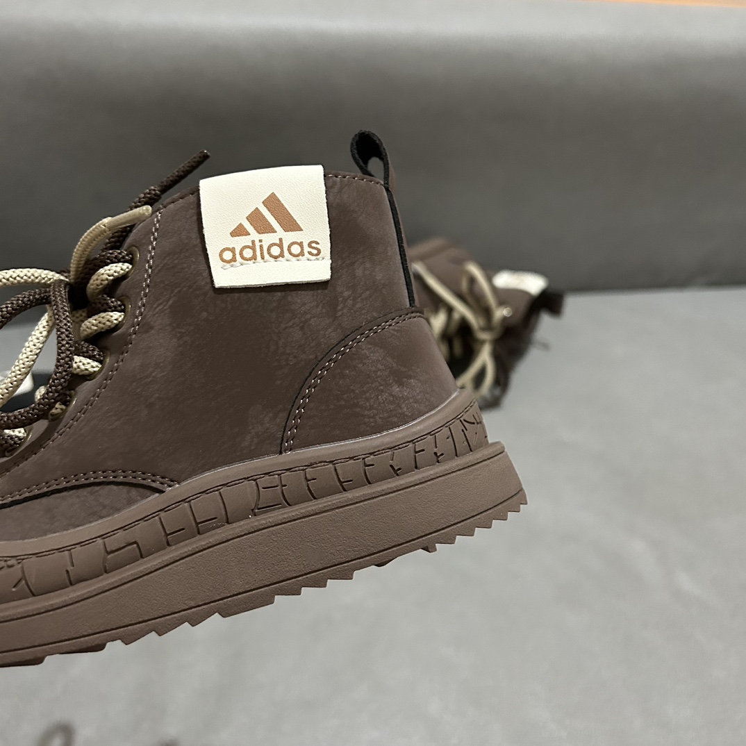 图片[8]-AD皮面拉链款靴子26-37码 🌟Adidas作为运动时尚界的领军者，这款高邦靴子，鞋面采用柔软舒适的材质，既保暖又透气，让孩子的每一步都自在如风。🍃-选品中心