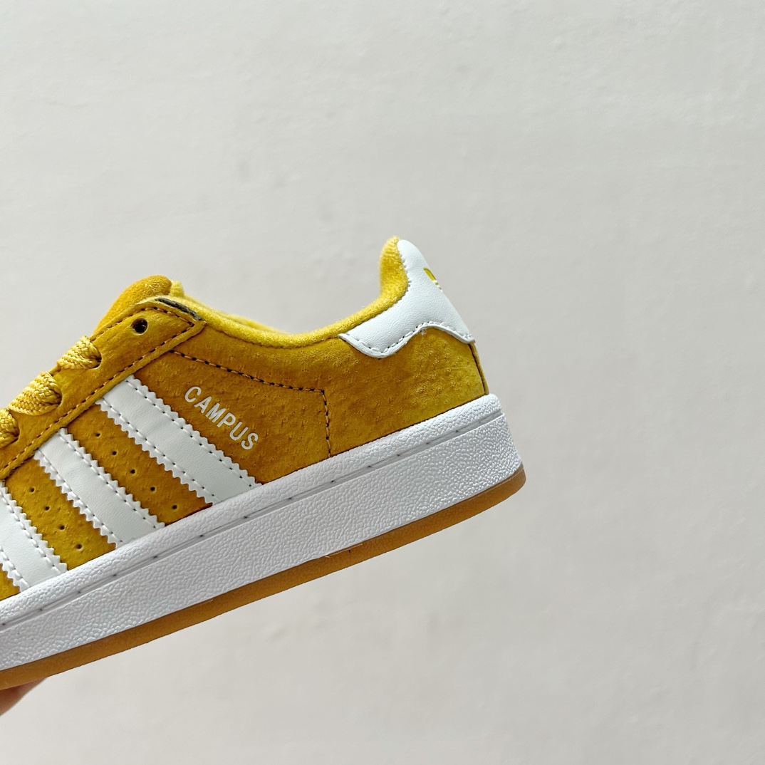 图片[8]-🔗 Adidas学院风儿童面包鞋 尺码：28-37码 👟🎓【超萌穿搭让孩子成为街头时尚小潮童！ 👶 🌈 这款鞋子采用了舒适的材料，确保孩子每一步都轻松自在。鞋底的设计既防滑又耐磨，为孩子们提供稳固的支持。而它独特的面包鞋设计，不仅造型可爱，还能激发孩子们的想象力。🎨 🌟 另外，这款鞋子的颜色选择多样，可以轻松搭配各种服装，无论是休闲装还是运动服，都能展现出不同的风采。快来挑选一双你喜欢的颜色，给孩子的脚丫子一个温暖的家吧！🏠-选品中心