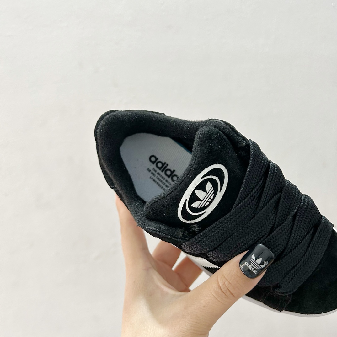 图片[7]-🔗 Adidas学院风儿童面包鞋 尺码：28-37码 👟🎓【超萌穿搭】让孩子成为街头时尚小潮童！ 👶 🌈 这款鞋子采用了舒适的材料，确保孩子每一步都轻松自在。鞋底的设计既防滑又耐磨，为孩子们提供稳固的支持。而它独特的面包鞋设计，不仅造型可爱，还能激发孩子们的想象力。🎨 🌟 另外，这款鞋子的颜色选择多样，可以轻松搭配各种服装，无论是休闲装还是运动服，都能展现出不同的风采。快来挑选一双你喜欢的颜色，给孩子的脚丫子一个温暖的家吧！🏠-选品中心